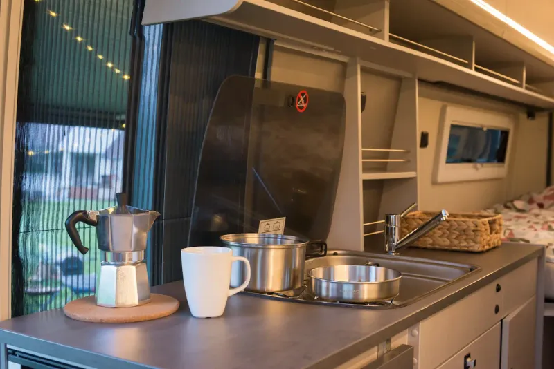 Volledig uitgeruste keuken inclusief bialetti voor een topkoffietje